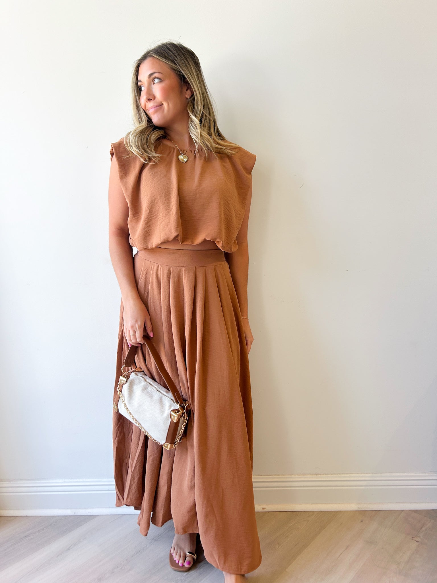 Diadora■Hermina Pleats Skirt■送料込 DHgate.com:Nylon Pleated Skirt - Elegant Designer Skirt for