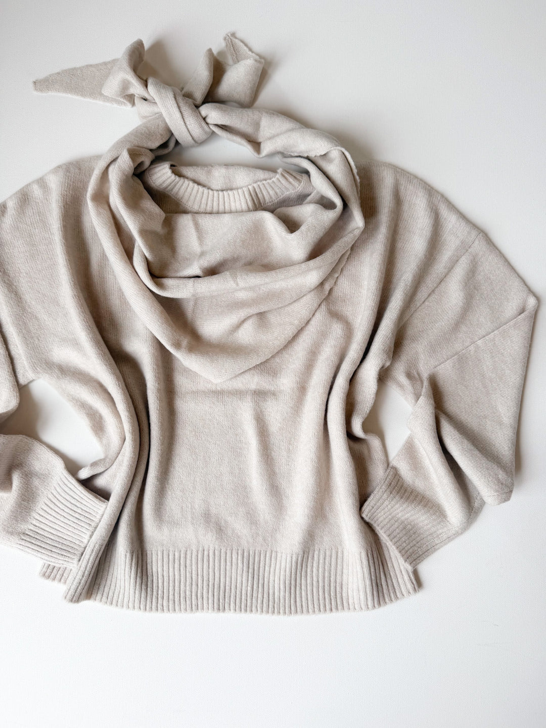 Sihara Long Sleeve Sweater w/Scarf