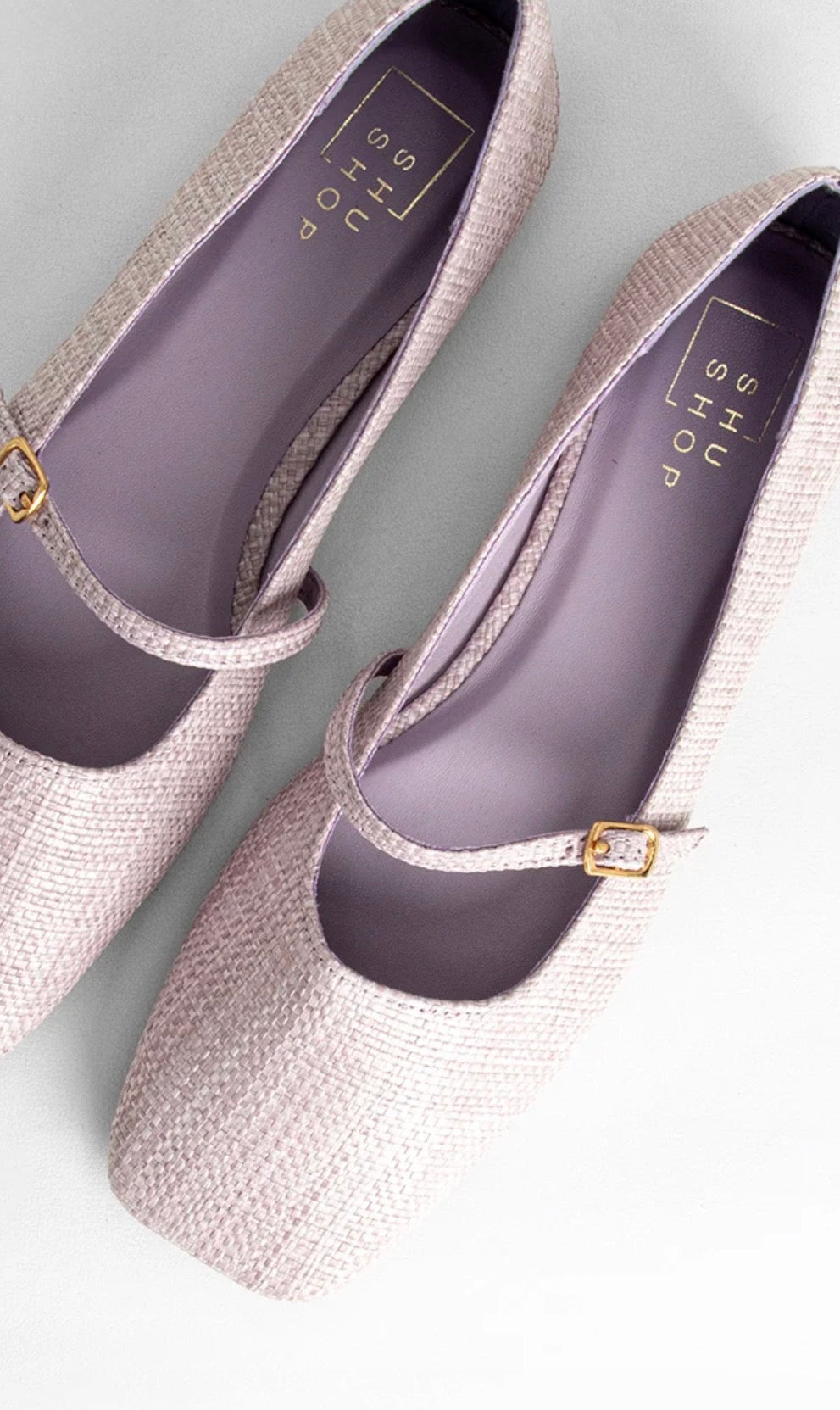 Adele Flat