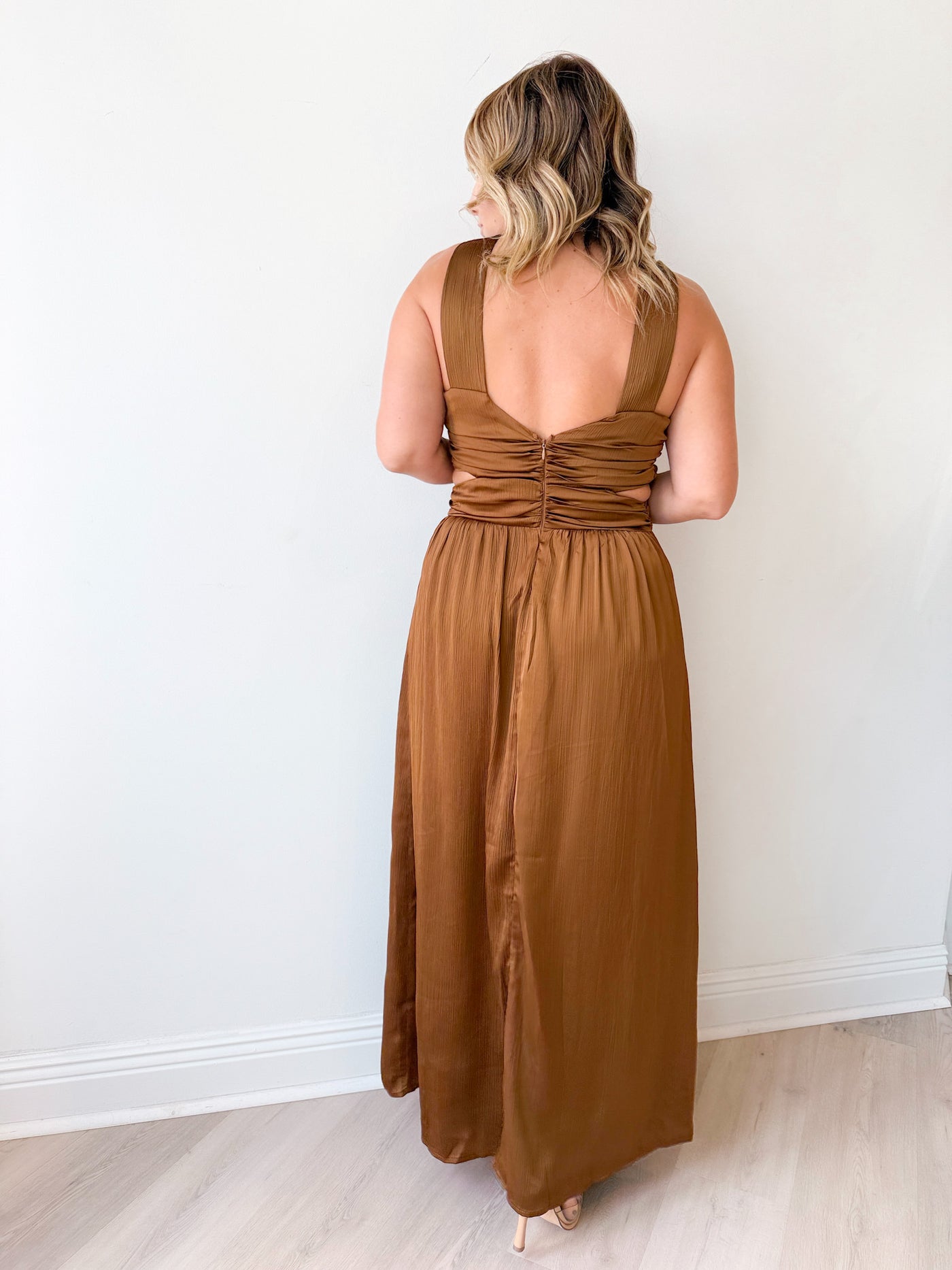 Rainy Plisse-Look Maxi Dress