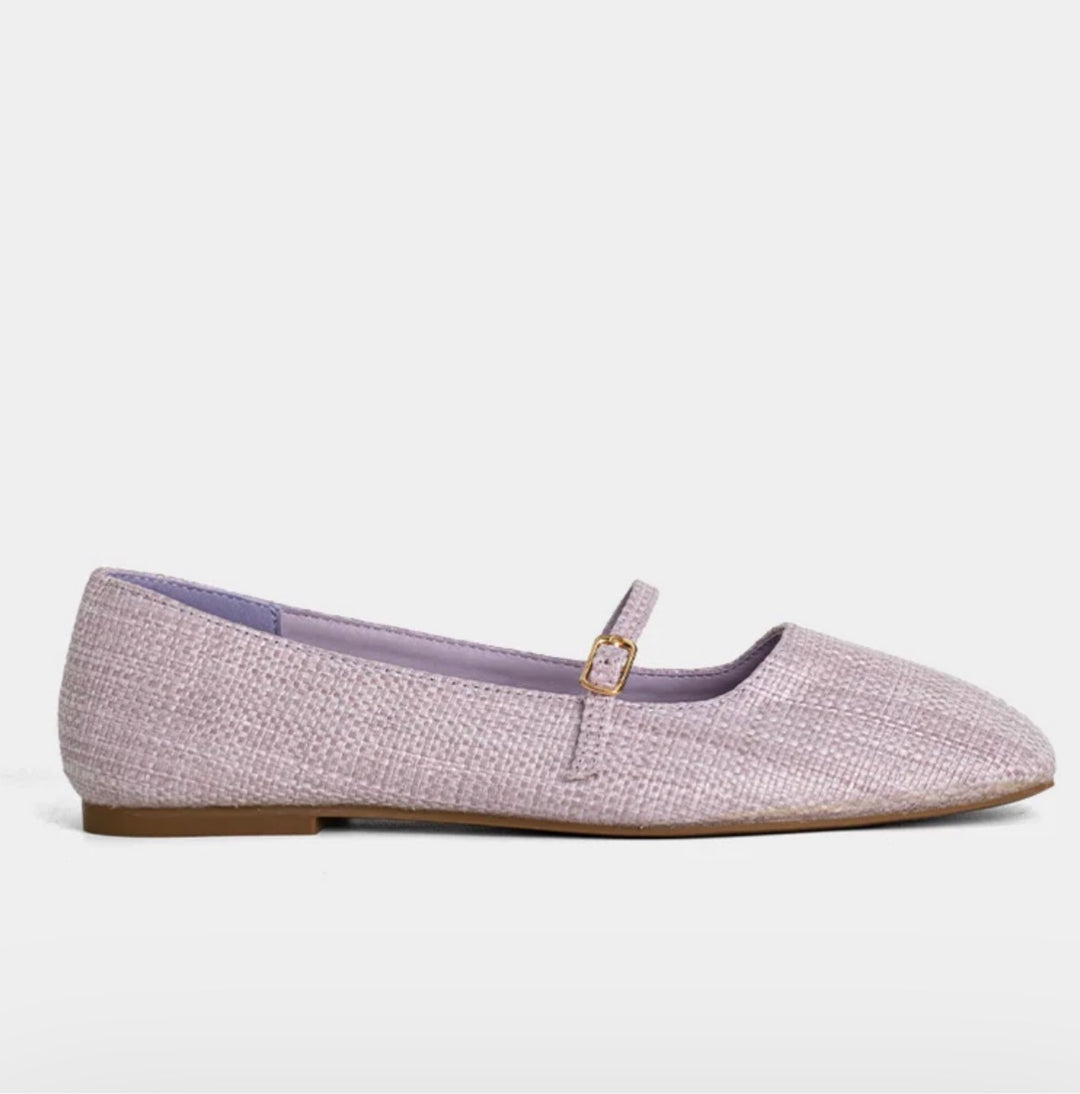 Adele Flat
