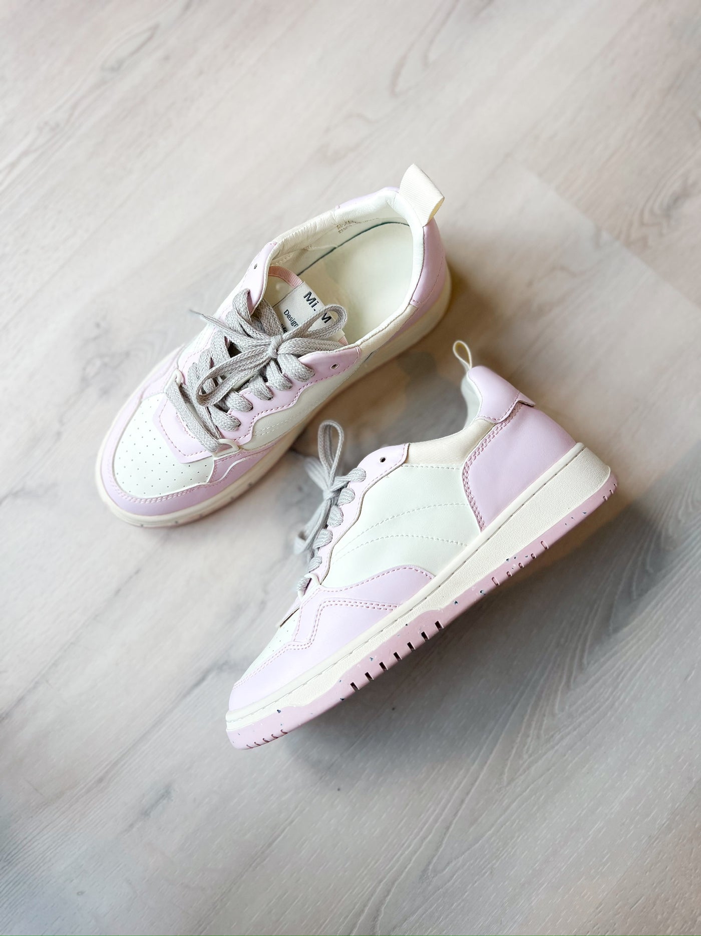 Hellen Court Sneakers pink white