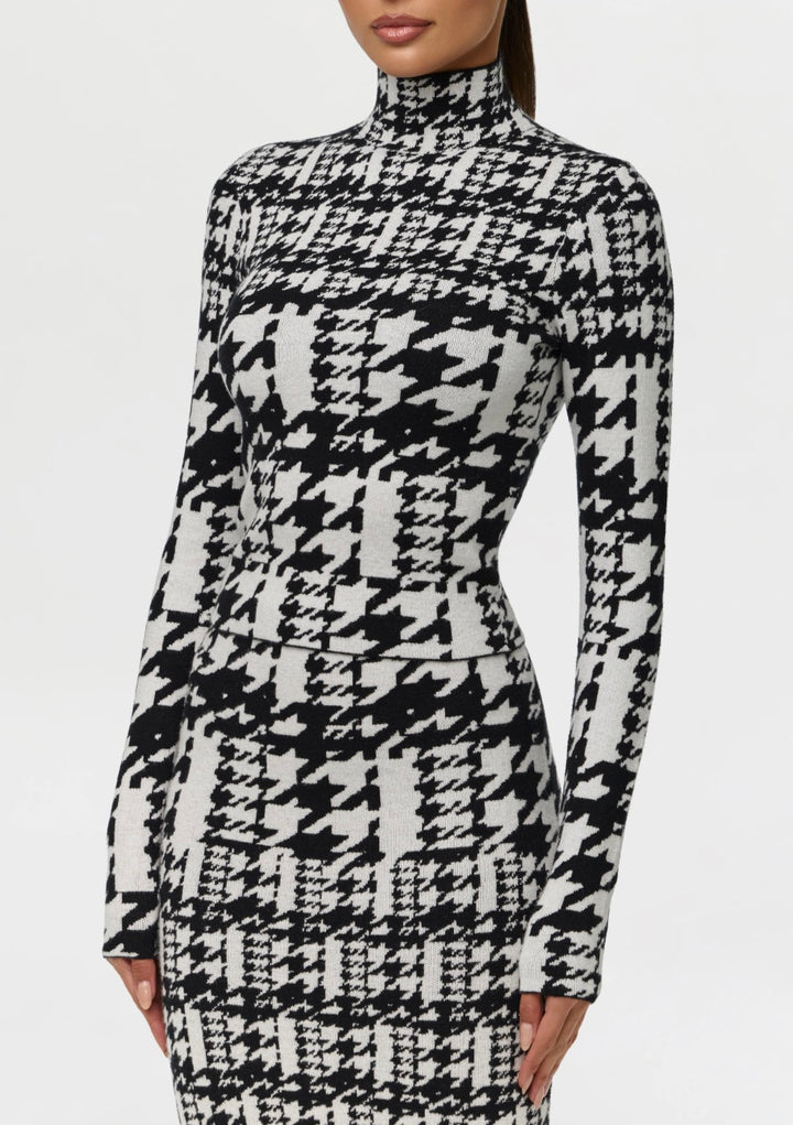 Dual Houndstooth Turtlneck Top