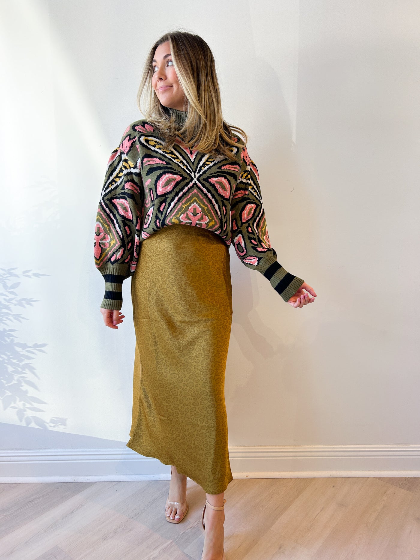 Julia Cropped Pattern Sweater Top