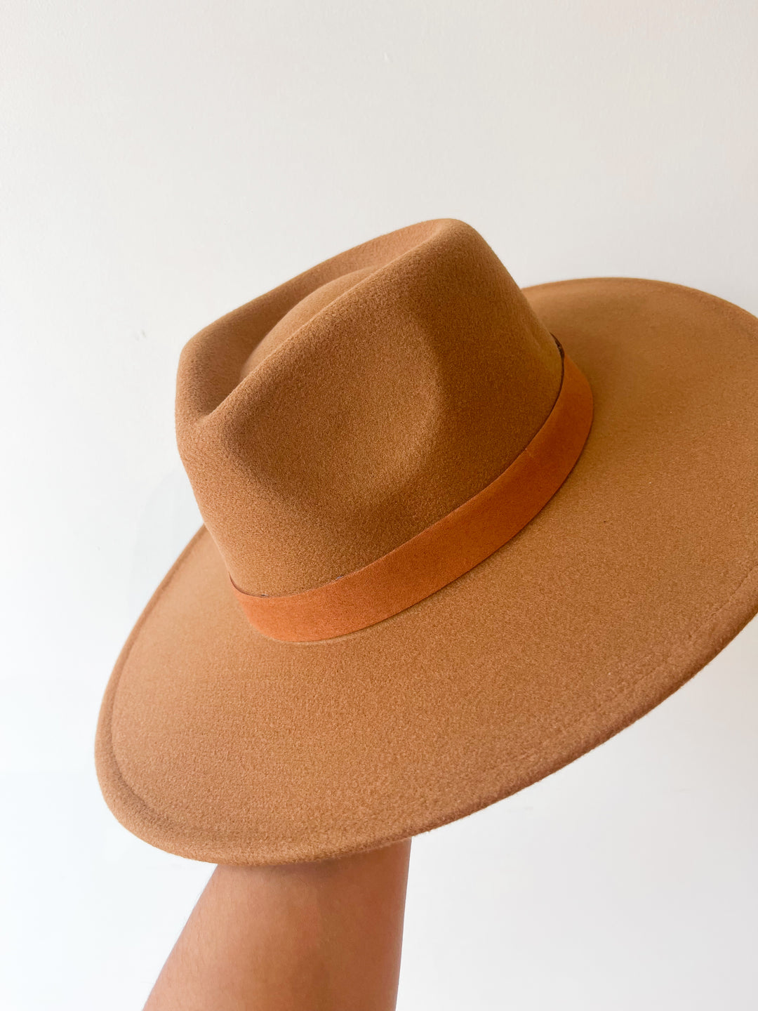 Tall Front Teardrop Fedora w/Suede Band Camel