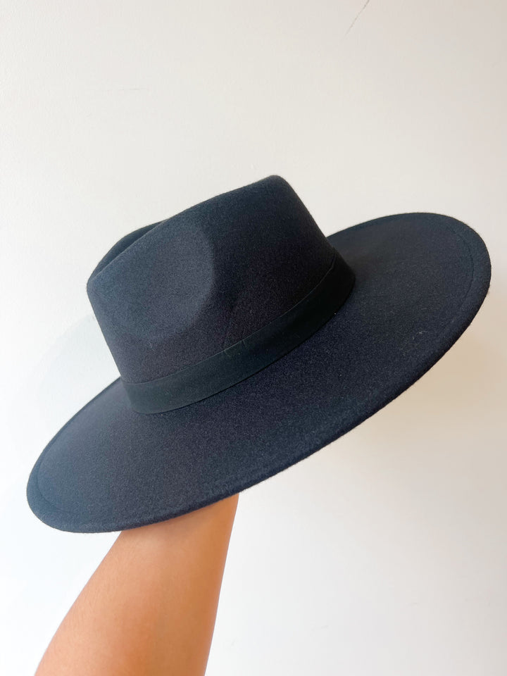 Tall Front Teardrop Fedora w/Suede Band Black
