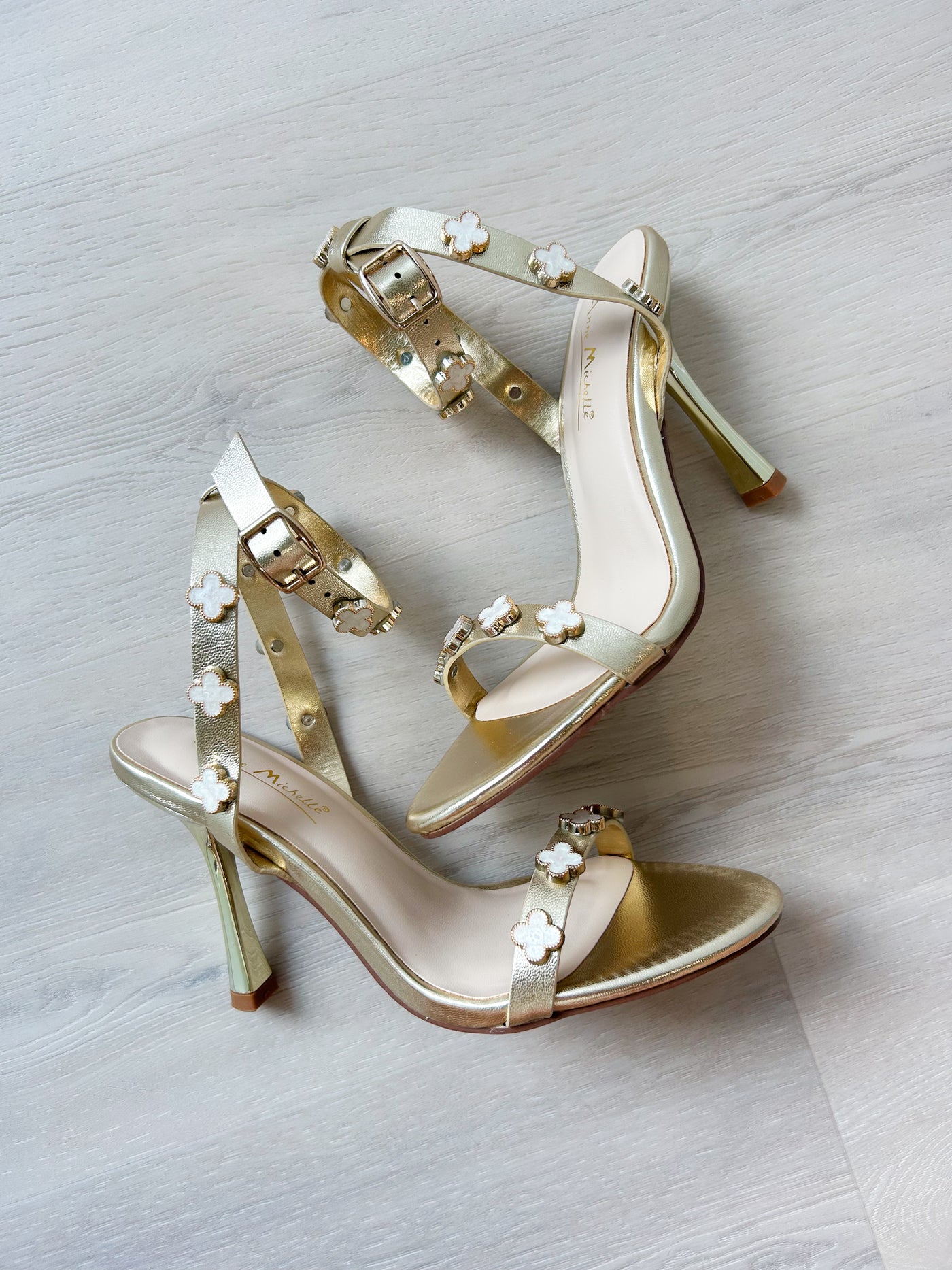 Brace Metallic Heel