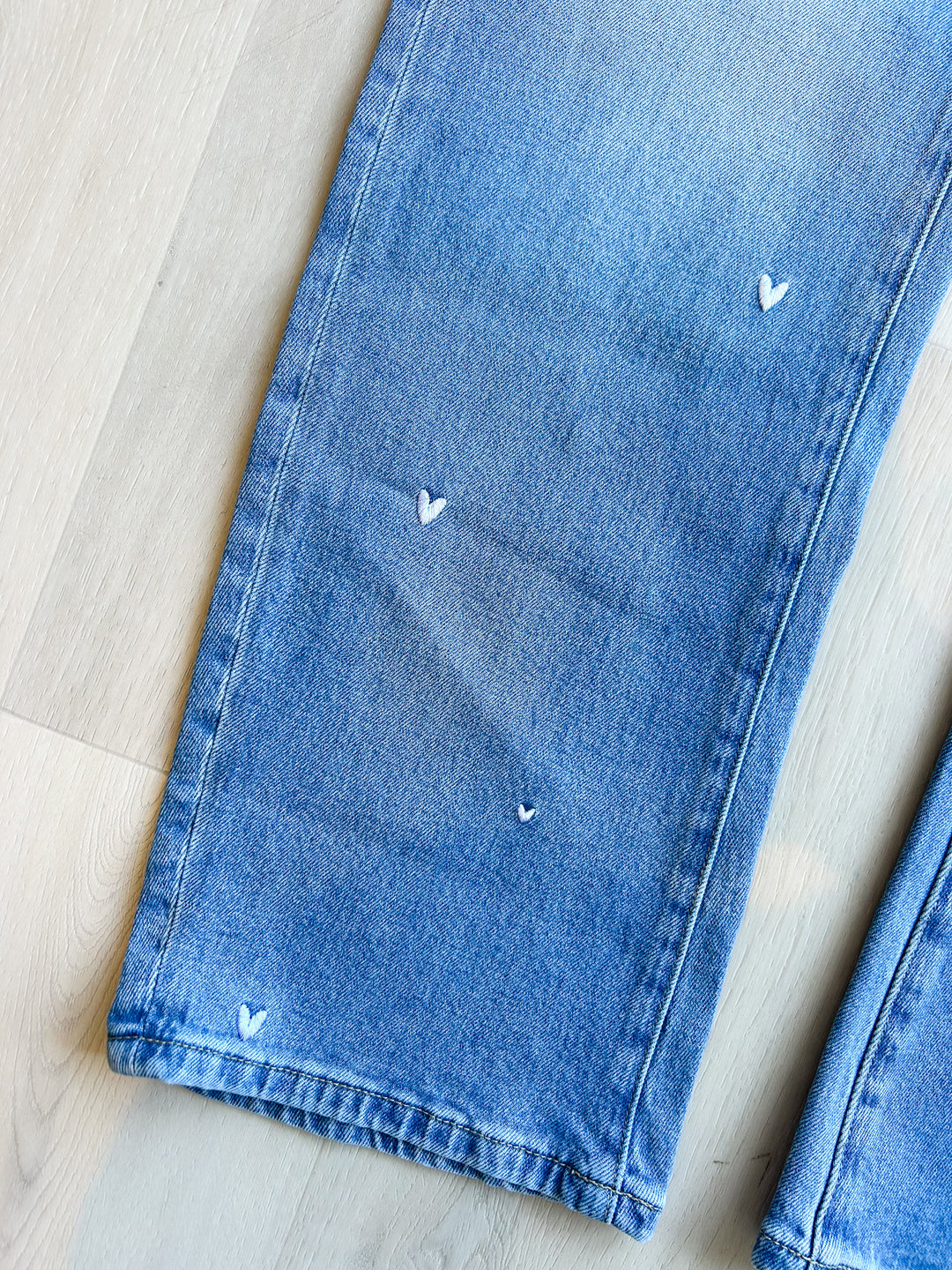 Flora Mid Rise Barrel Jean