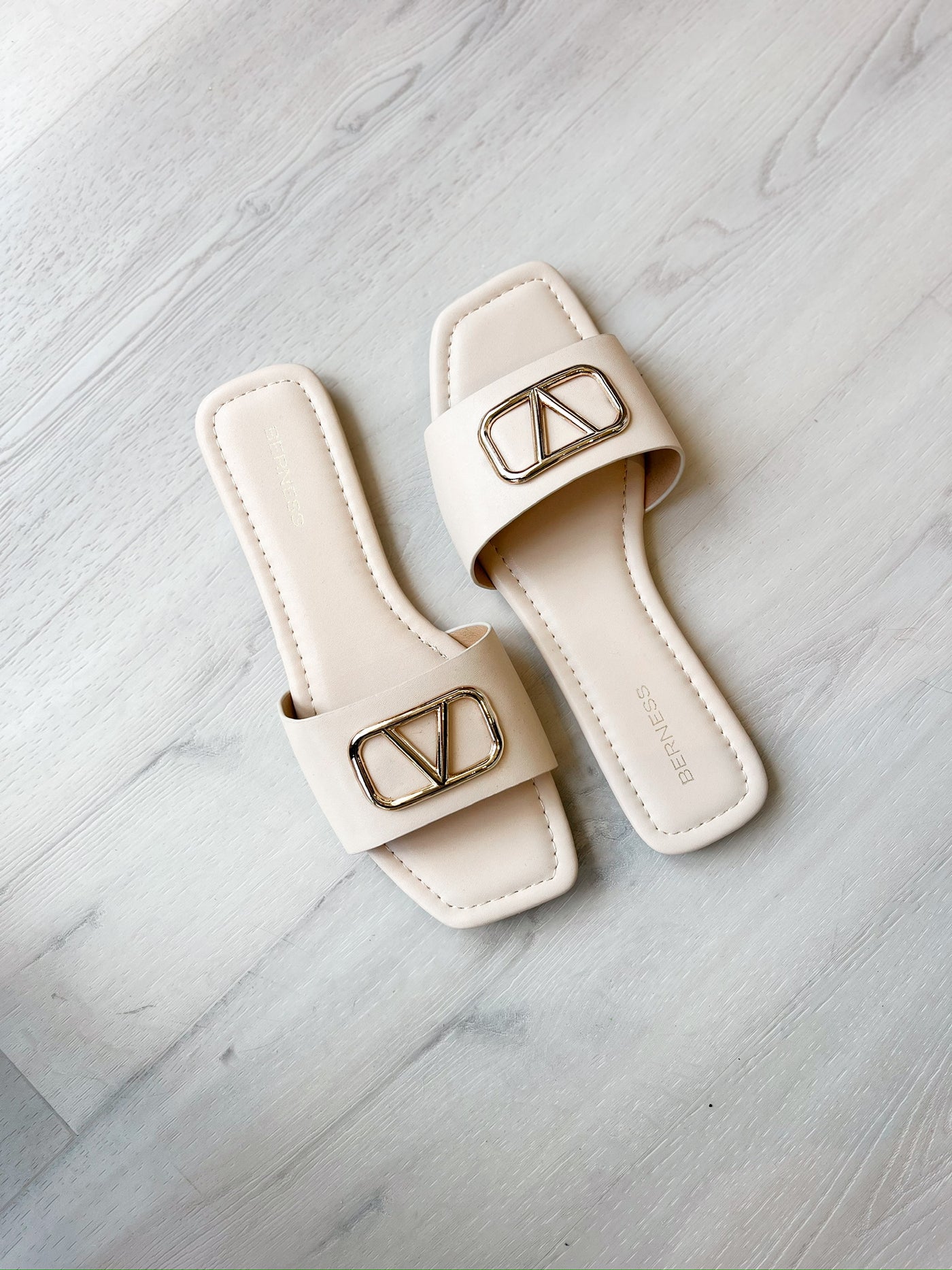 Cordelia Slides