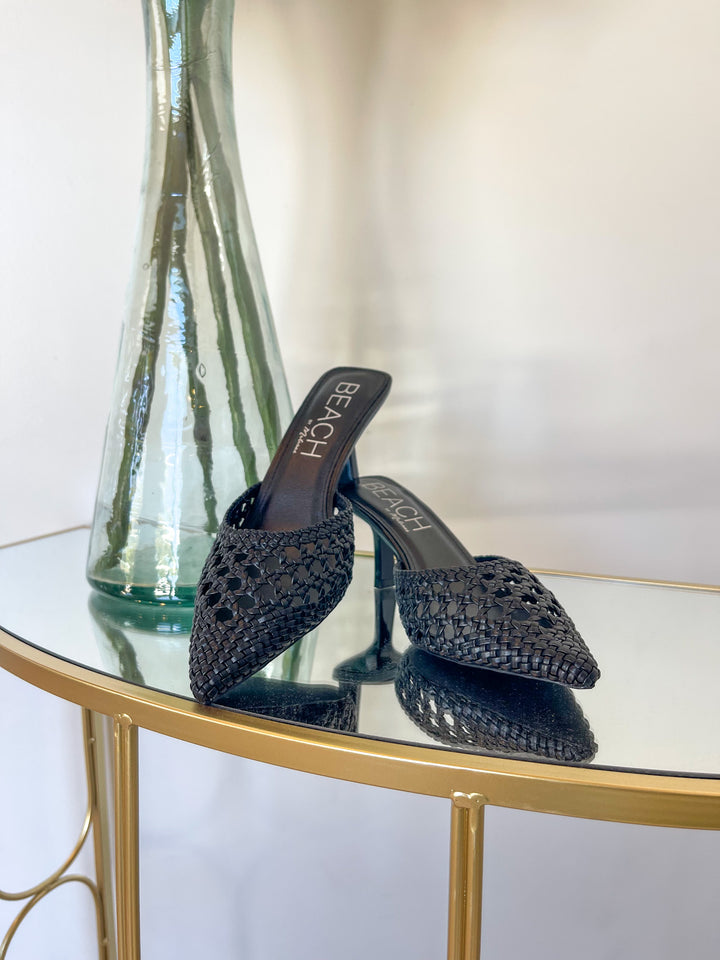 Tia Heel black