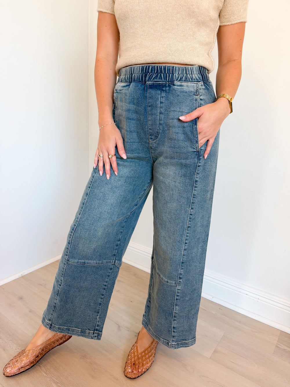 Della Elastic Waist Jean