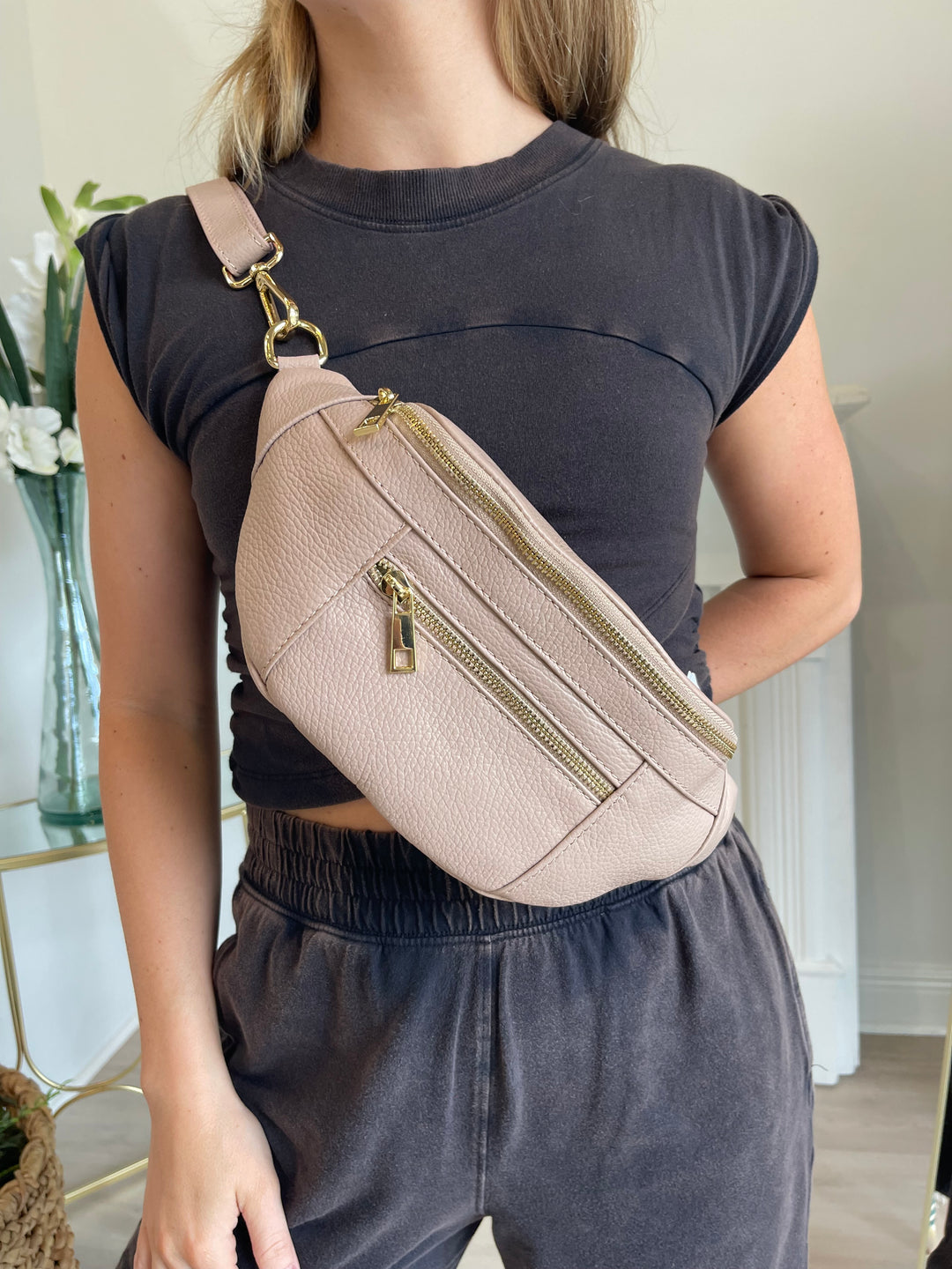 Our Favorite Crossbody Bag nude one size