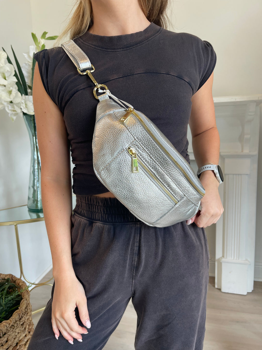 Our Favorite Crossbody Bag silver one size