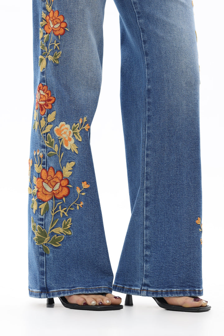New York Embroidered Jean