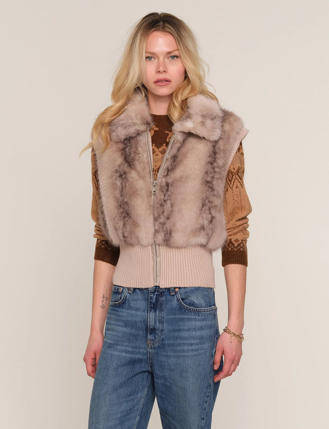 Arya Vest Fox