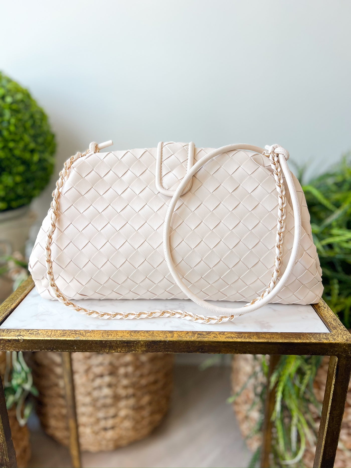 Opal Clutch